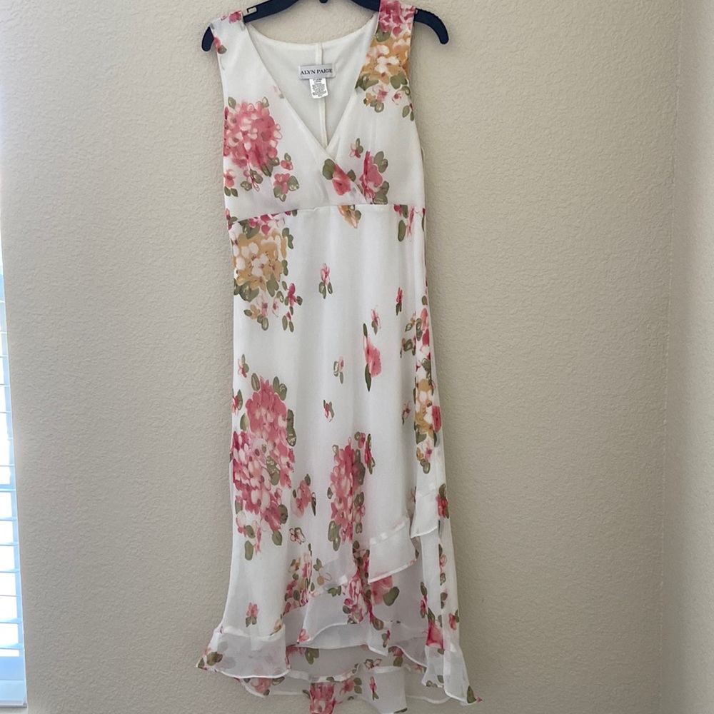 Elegant picnic vibe dress 🌿✨